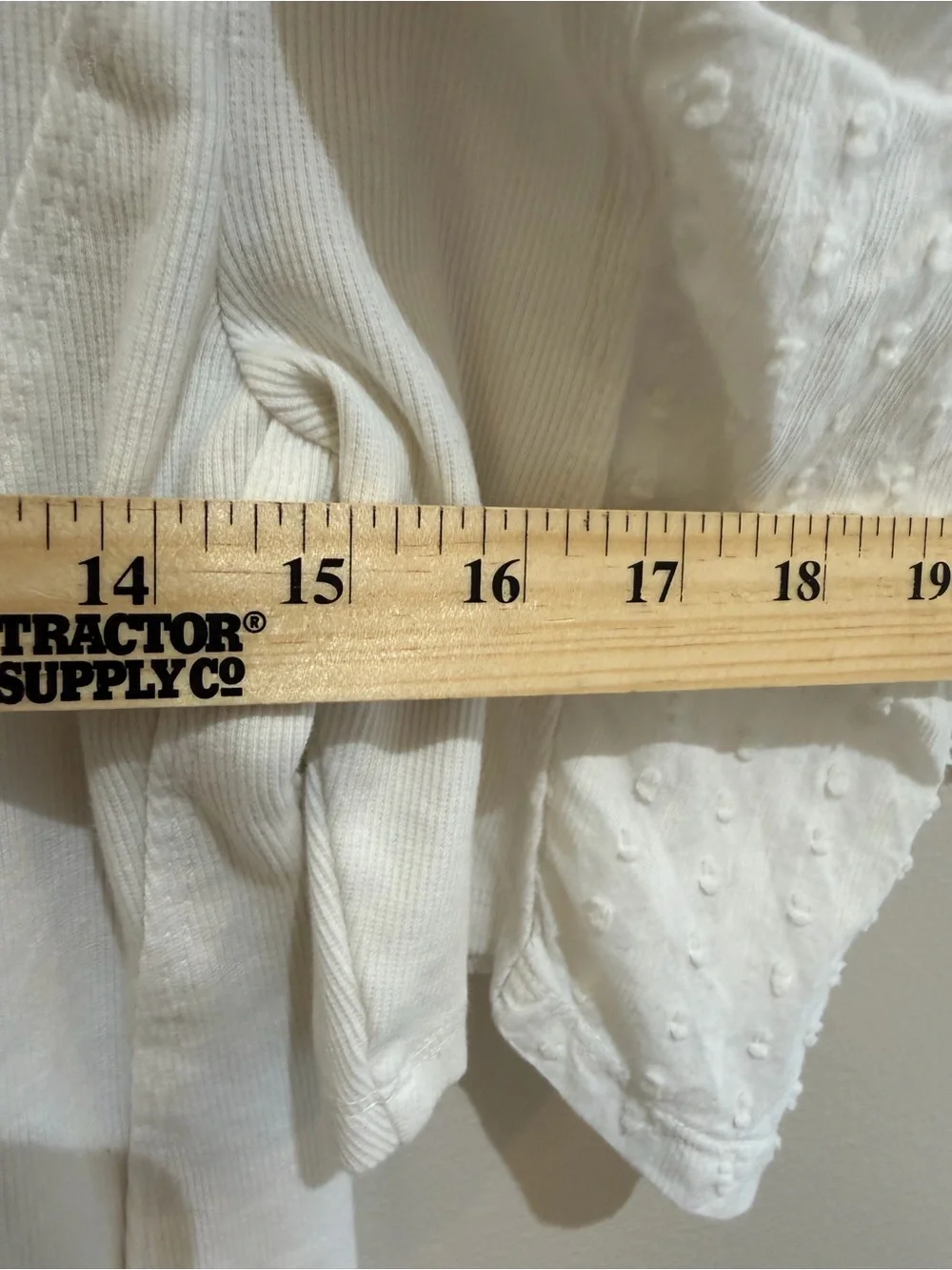 NEW By Anthropologie Puff-Sleeve Structured V-Neck Tee white w/stretch size XS